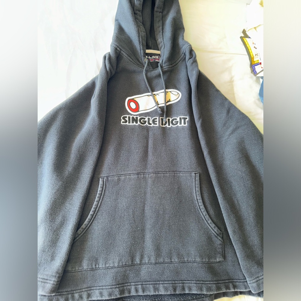 Retro Vintage Graphic Black Hoodie / Medium